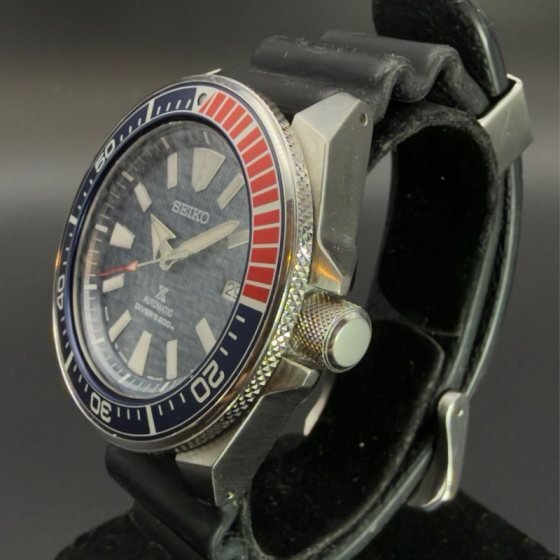 Seiko Prospex Samurai SRPB53J1 Pepsi automático — segunda foto